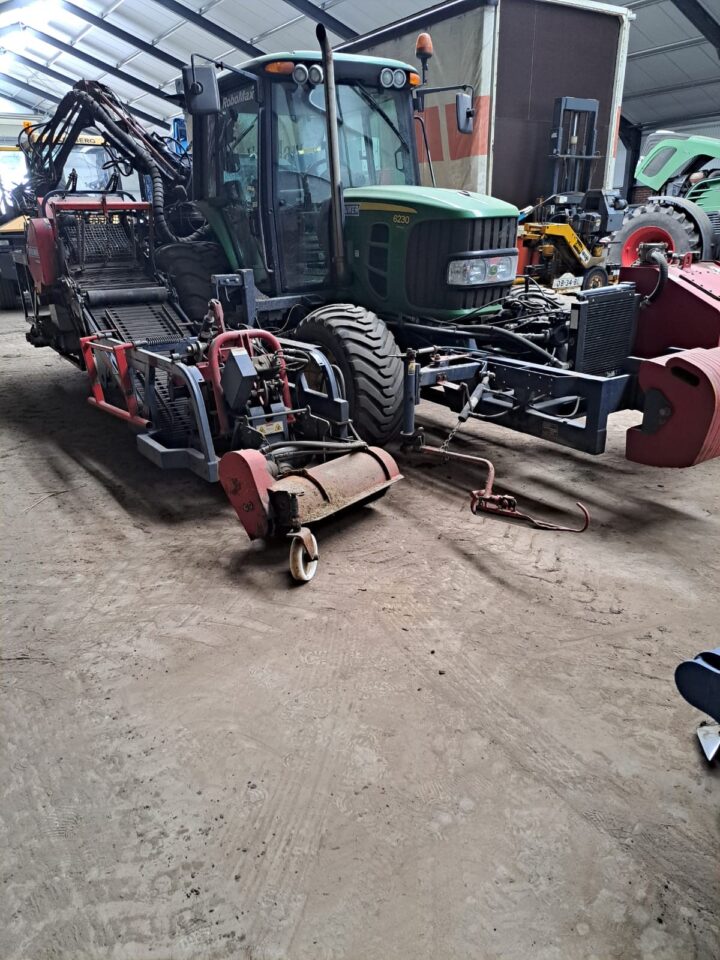 Brouwer Robomax sod harvester Brouwer Robomax sod harvester